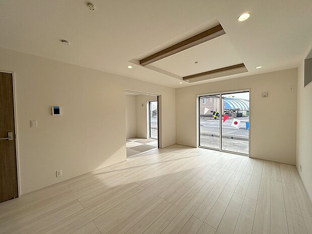 朝から日差しいっぱい、 早起きしたくなるLDK。