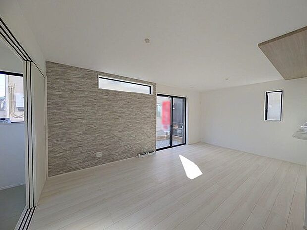 解放感あふれるリビングは、自然に光と風に恵まれます。