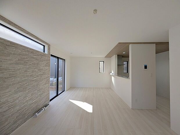 朝から日差しいっぱい、 早起きしたくなるLDK。