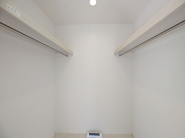 ウォークインクローゼットのある住まいで収納上手な生活。