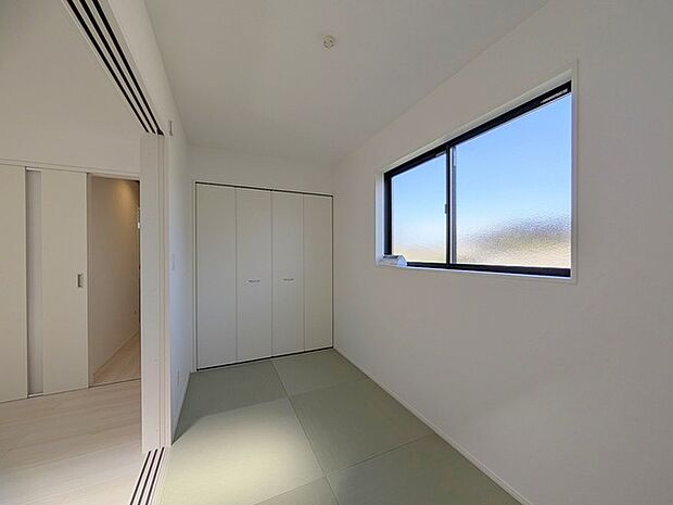 お子様にとっていいお昼寝空間になる和室は、ぜひリビングのお隣で。