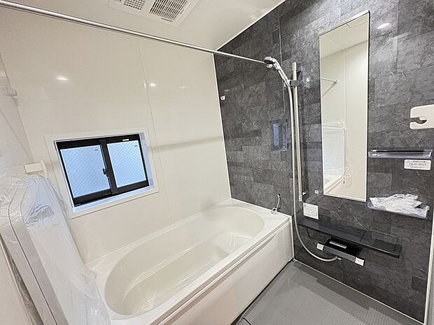 是非、足を伸ばして入って欲しい一坪タイプのユニットバス。疲れの取れ方が違うかも。 