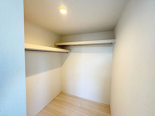 ウォークインクローゼットのある住まいで収納上手な生活。 