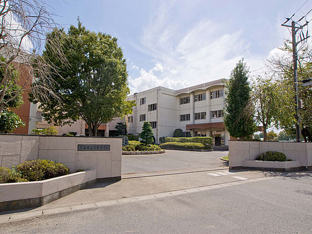 久喜市立太東中学校(1880m)