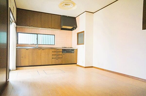 売主様ご退居済み。お気兼ねなくご見学いただけます。ごゆっくりどうぞ。