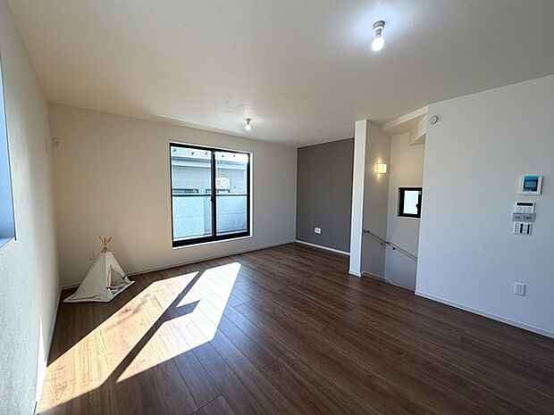 家族団らんの時間も増えそうな、くつろぎのLDK。