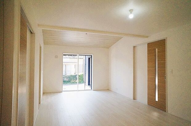 開放感と採光にこだわった、20帖のLDK。