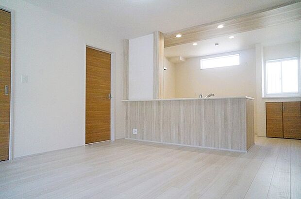 ご家族みんながゆったりくつろげる広々リビング。