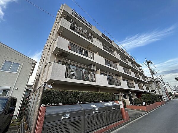 最寄り駅が徒歩11分。駅近に住めば、家族そろった朝食タイムがさらに楽しく。