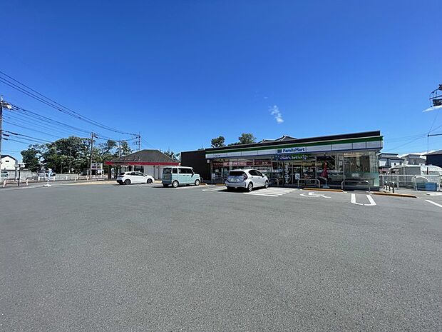 ファミリーマート 北本緑三丁目店（930m）