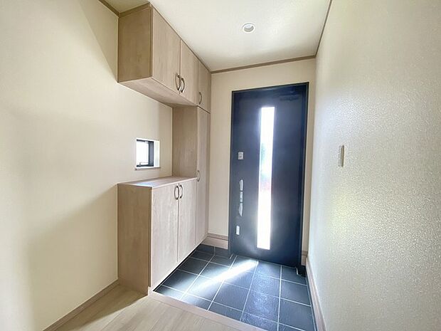 玄関は家の顔でもあります。広いと気持ちがいいですね！ 