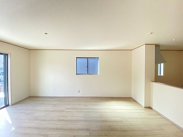 ご家族みんながゆったりくつろげる広々リビング。 