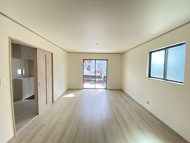 解放感あふれるリビングは、自然に光と風に恵まれます。 