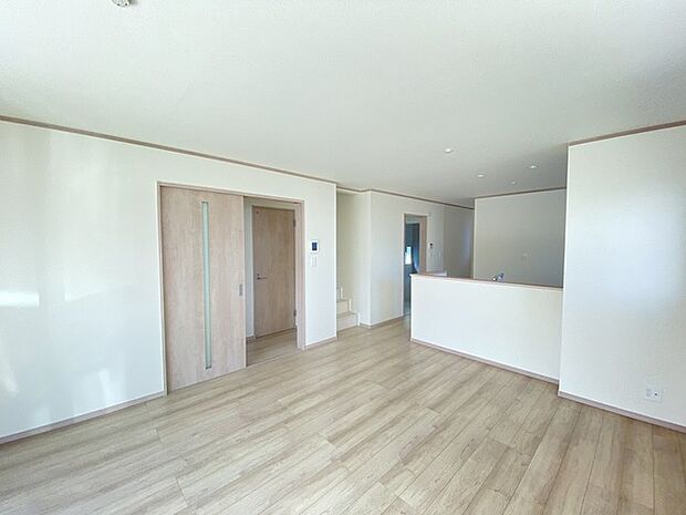 家族が自然に集りそうな広さが魅力のＬＤＫ。 