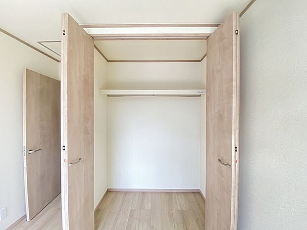 多趣味のご家族にも嬉しい、ウォークインクローゼット。 