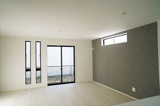 開放的なこの空間がお客様をお出迎えします。ＬＤＫは18帖。 