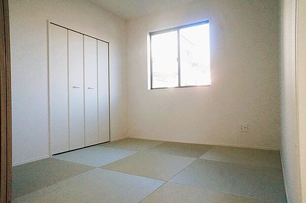 お子様にとっていいお昼寝空間になる和室は、ぜひリビングのお隣で。 