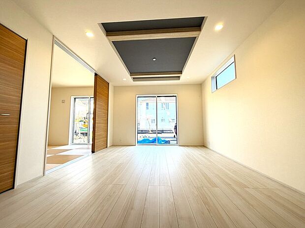 家族が自然に集りそうな広さが魅力のＬＤＫ。 