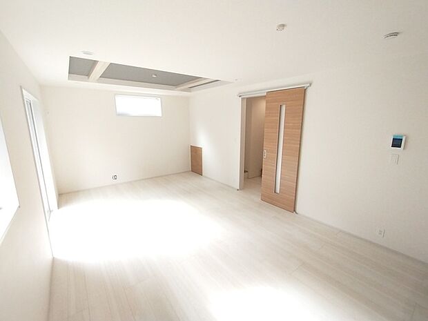 家族が自然に集りそうな広さが魅力のＬＤＫ。 