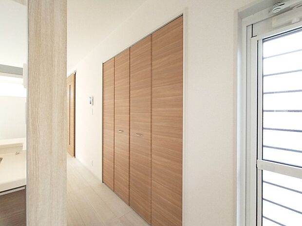 たっぷりの収納スペースで快適に暮らせそう。 