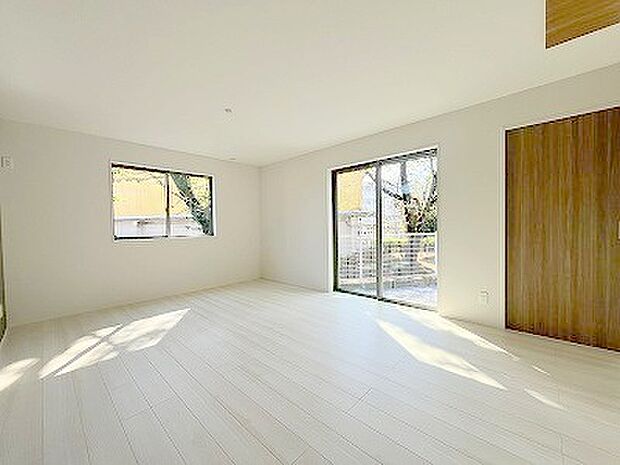 家族が自然に集りそうな広さが魅力のＬＤＫ。 