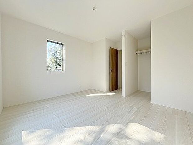 2階部分のお部屋の日当たりは、ご覧の通り明るいです。 