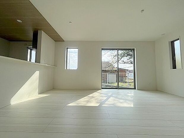 家族が自然に集りそうな広さが魅力のＬＤＫ。 