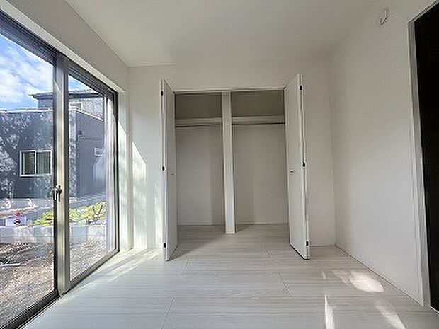 たっぷりの収納スペースで快適に暮らせそう。 