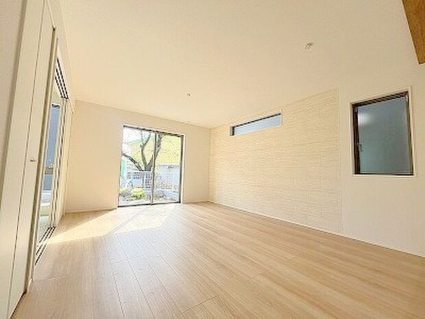 ご家族みんながゆったりくつろげる広々リビング。 