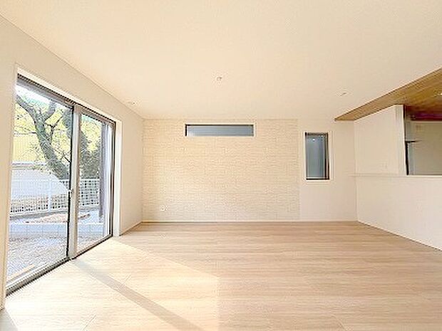 家族が自然に集りそうな広さが魅力のＬＤＫ。 