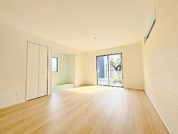 家族が自然に集りそうな広さが魅力のLDK。