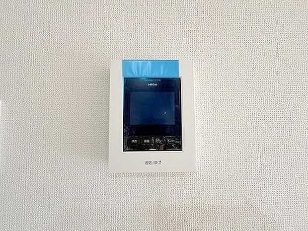 来客が一目で分かるカラーモニターインターフォン付き。 