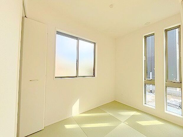 お子様にとっていいお昼寝空間になる和室は、ぜひリビングのお隣で。 