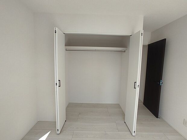 全居室収納スペース付きの物件です。