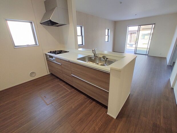 朝から日差しいっぱい、 早起きしたくなるLDK。