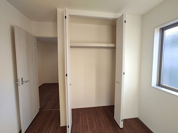 全居室収納スペース付きの物件です。