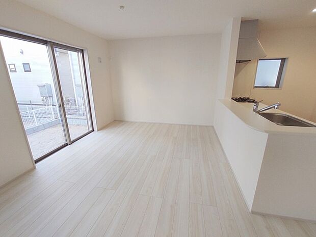 LDKは家具の配置も思いのまま。自由度が高い設計です。 