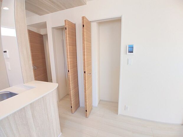 「ＬＤＫのここにも収納！」と思える場所に。あるとうれしい共用収納。 