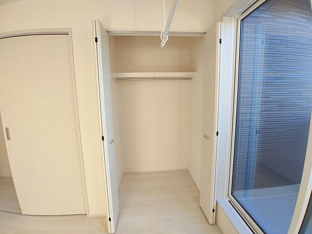 全居室収納スペース付きの物件です。 