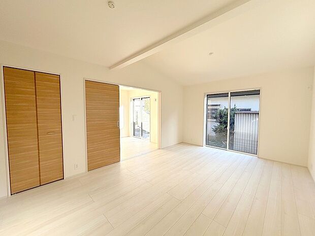 家族が自然に集りそうな広さが魅力のLDK。