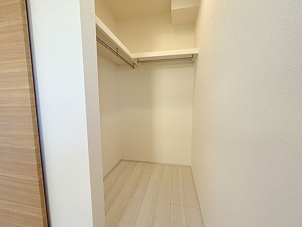 多趣味のご家族にも嬉しい、ウォークインクローゼット。