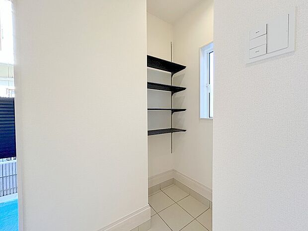 土間収納付きでお子様のおもちゃも、ゴルフバッグもスッキリ収納しましょう。 