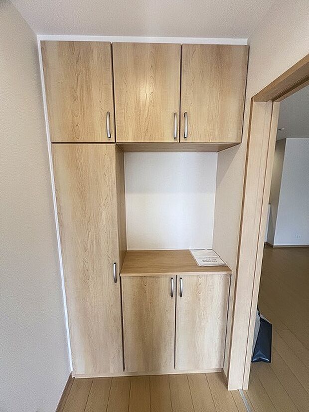 玄関をスッキリ整理。いつも気持ち良く使える玄関収納ボックス付き。