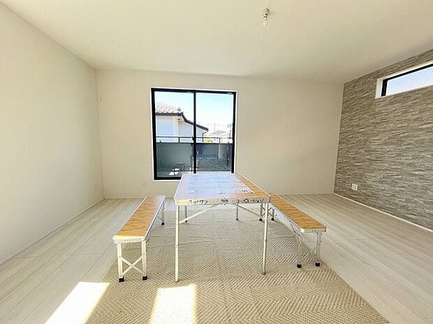 開放感と採光にこだわった、17帖のＬＤＫ。 