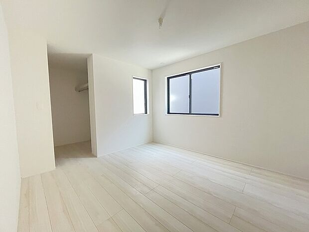 WICに面したお部屋、通常の洋室より使い勝手に優れます。 