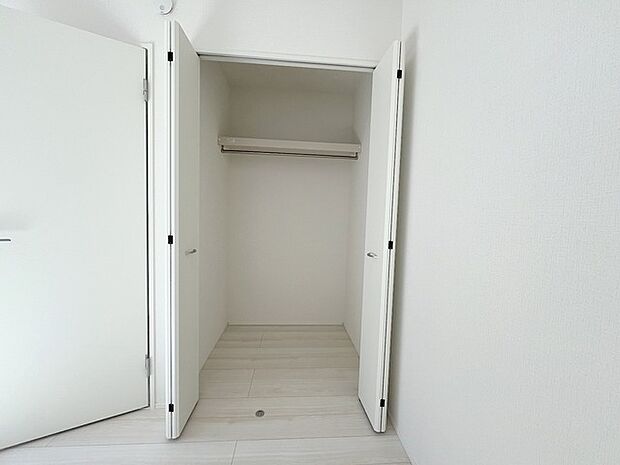 たっぷりの収納スペースで快適に暮らせそう。 