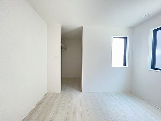 多趣味のご家族にも嬉しい、ウォークインクローゼット。