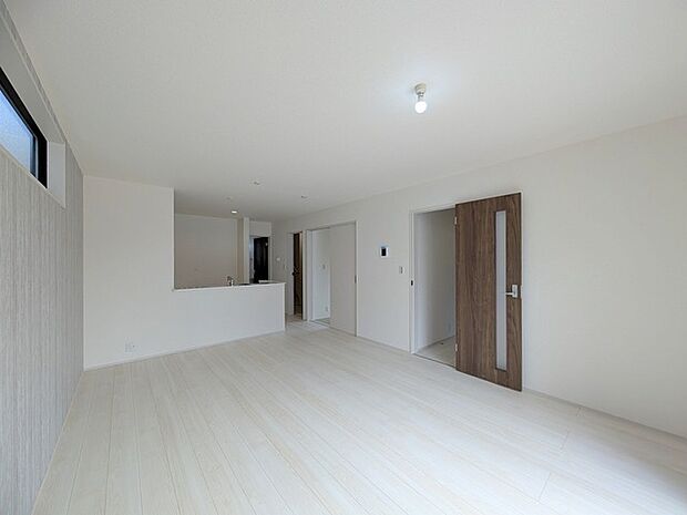 開放的なこの空間がお客様をお出迎えします。 