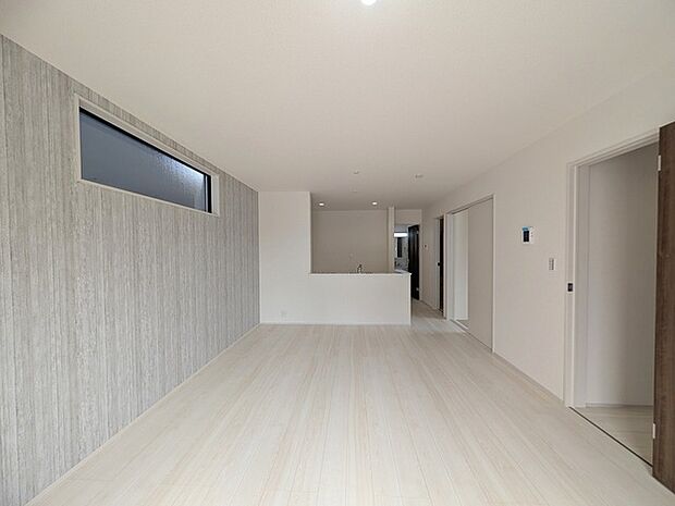 家族が自然に集りそうな広さが魅力のLDK。