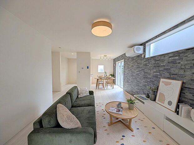 開放的なこの空間がお客様をお出迎えします。LDKは18.5帖。